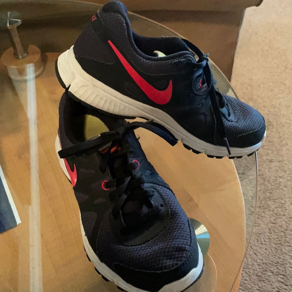 Nike Revolution 2, 3.5Y, Black